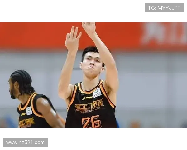 庞峥麟鏖战38分钟12助攻串联全队14分3板闪耀赛场控卫之夜